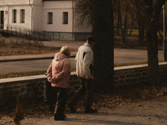 Senioren Spaziergang © MAD VISUAL / Unsplash Senioren Spaziergang © MAD VISUAL / Unsplash