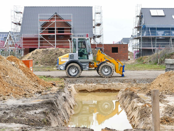 Neubaugebiet Bagger &copy; Talpa / Pixabay