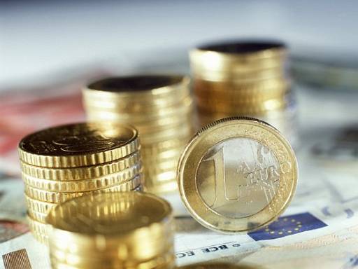 Euromünzen und Euroscheine © KfW-Bildarchiv / Fotograf: Thomas Klewar