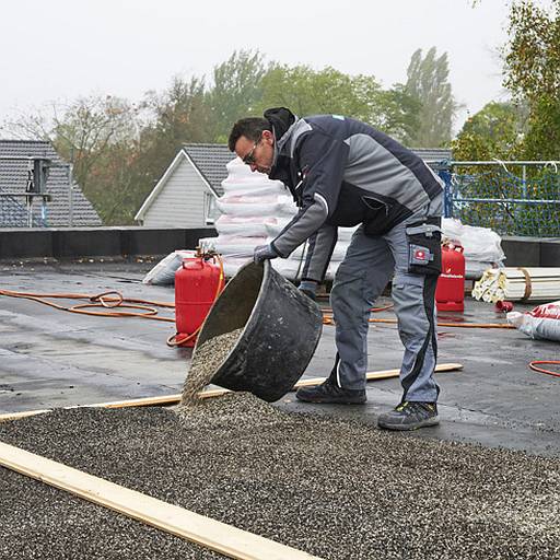 Flachdachdämmung mit Dämmstoffschüttung Thermoperl® von KNAUF AQUAPANEL © Knauf Performance Materials GmbH / Ekkehard Reinsch 