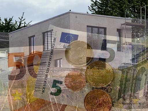 Neubau mit Euroscheinen © aktion pro eigenheim Neubau mit Euroscheinen © aktion pro eigenheim