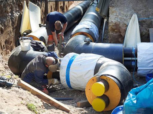 Baugrube: Nahwärmerohre werden verlegt © KEA-BW