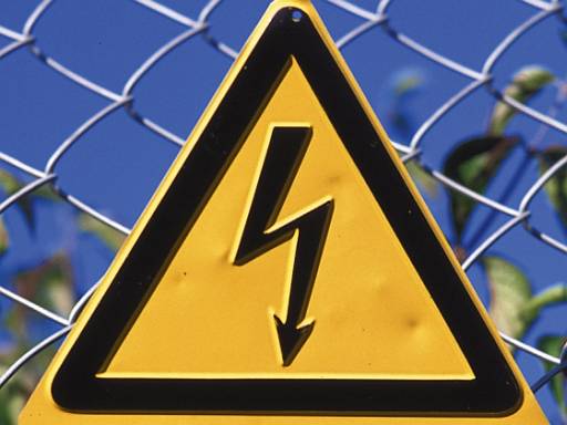 Warnschild Strom Spannung &copy; Aktuelles Foto Archiv / MEV Verlag