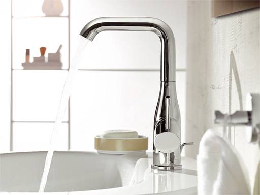 Neuartige Chrom- und Farbbeschichtungen sind besonders hart und kratzfest. © Grohe Neuartige Chrom- und Farbbeschichtungen sind besonders hart und kratzfest. © Grohe