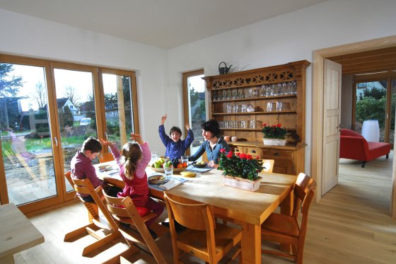 Kinder im Esszimmer © Sentinel Haus Institut (SHI) Kinder im Esszimmer © Sentinel Haus Institut (SHI)